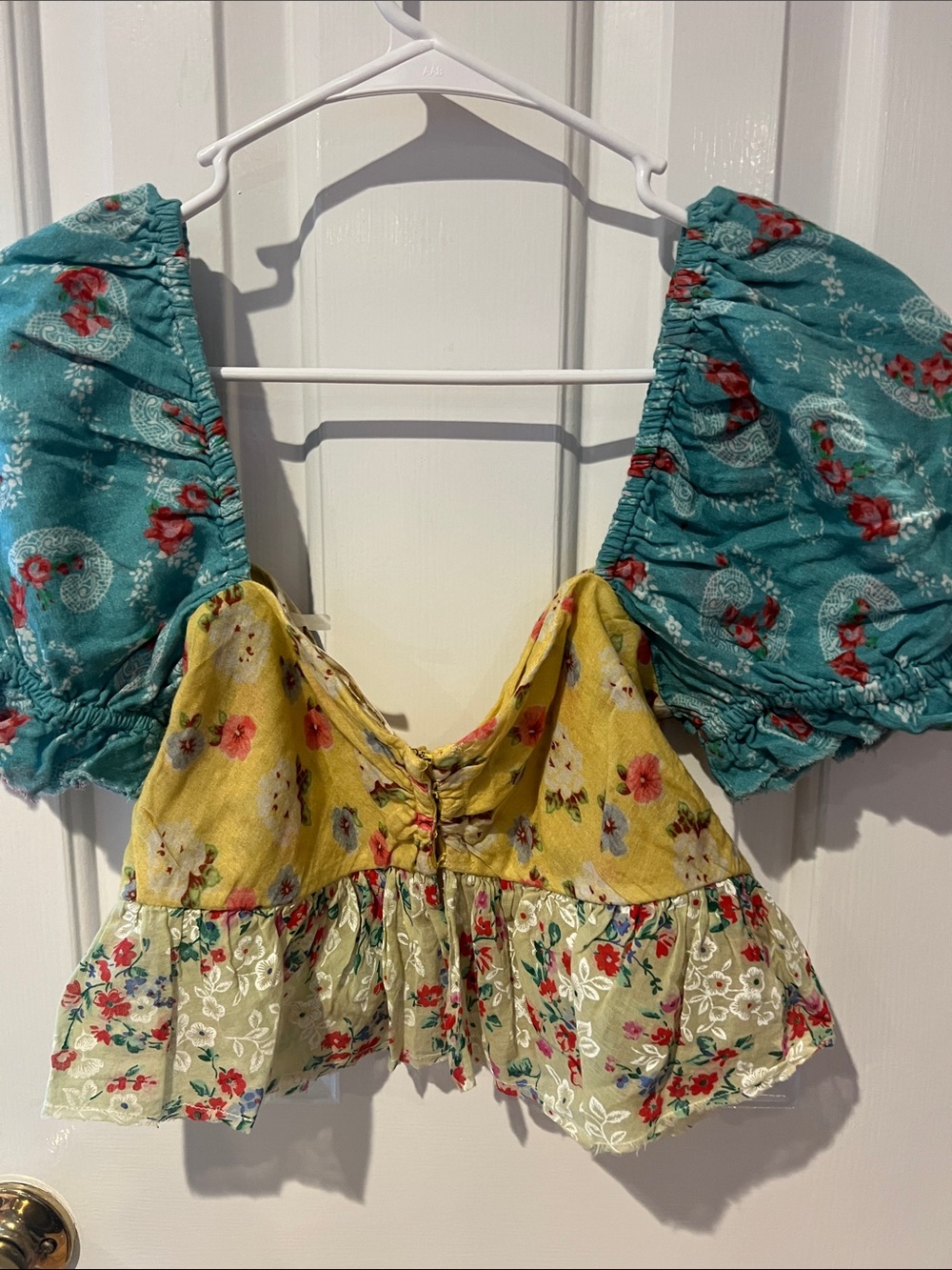 Love shack Floral Tie-Front Puff Sleeve Crop Top - Yellow & Blue SELLING AS It - Picture 9 of 9